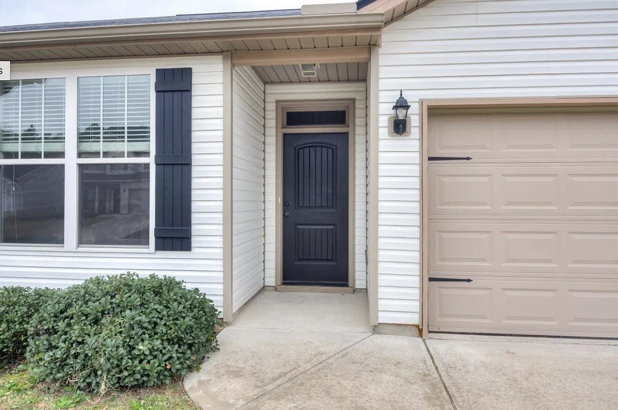 3 bed, 2.0 bath, 1551 sqft, $1,900 — Photo 3