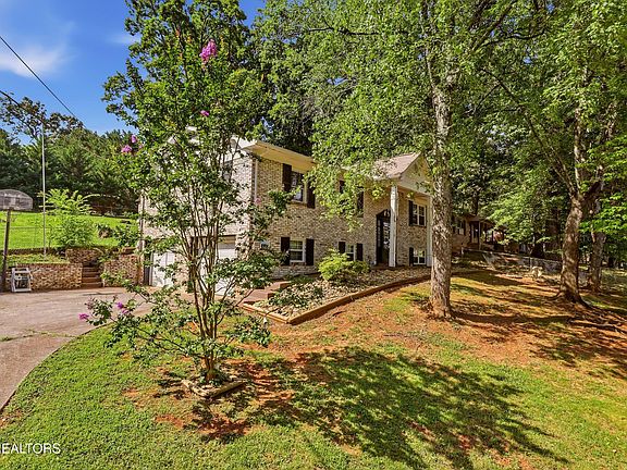 4th image of 1812 E Alpine Dr