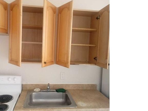 3rd image of 711 SW 10th St APT 1