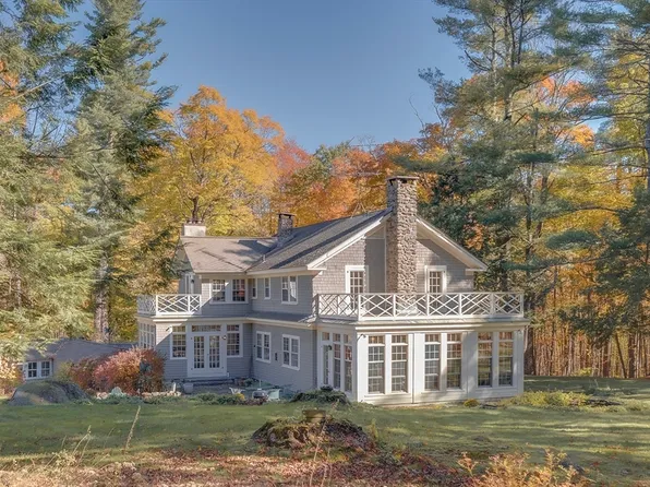 115 Town Line Rd, Francestown, NH 03043