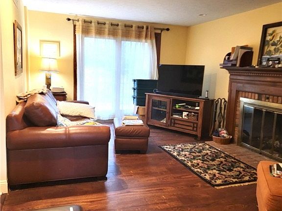 5th image of 908 Laurel Glens Dr