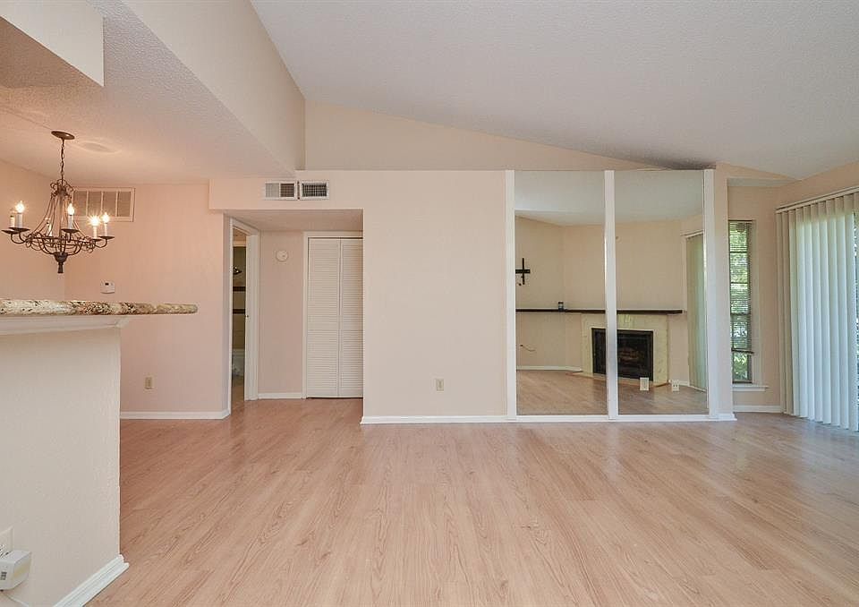1st image of 11201 Lynbrook Dr APT 3823