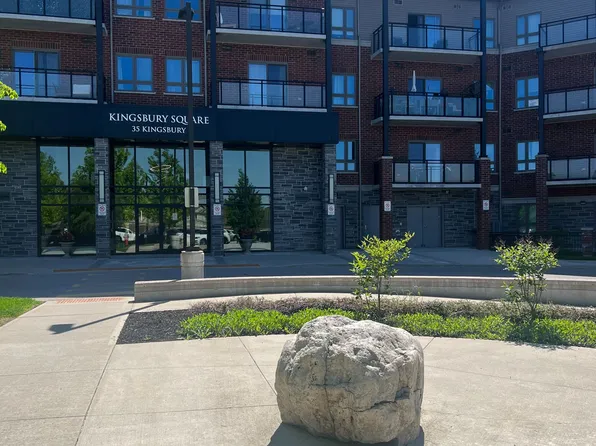 35 Kingsbury Sq, Guelph, ON