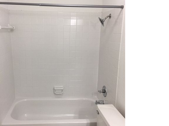 4th image of 5625 Antoine Dr #822