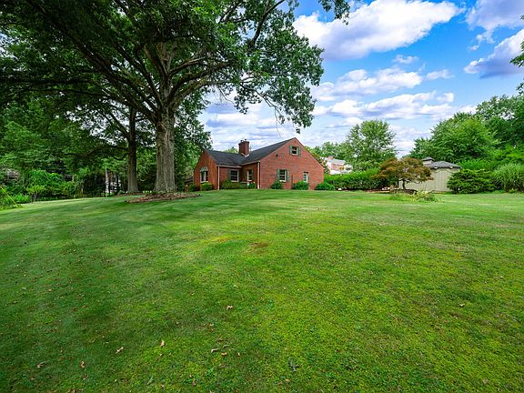2nd image of 2316 Clearvue Rd