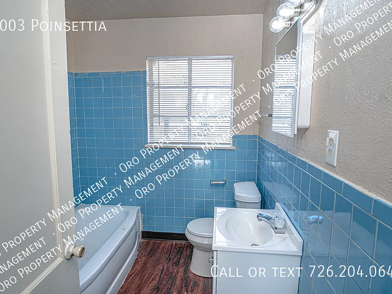 1003 Poinsettia — Photo 12