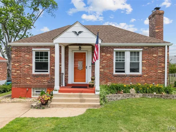 9130 Wayne Dr, Saint Louis, MO 63123