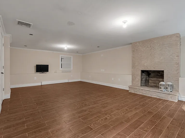 587 Central Ave — Photo 16