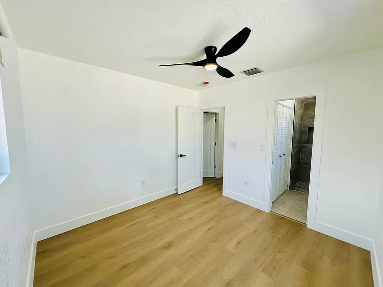 12225 NW 17th Pl — Photo 13
