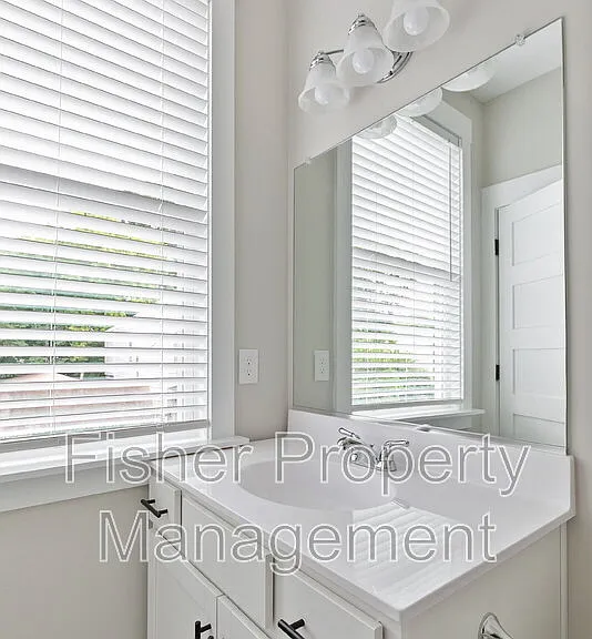 2202 Carrington St #200 — Photo 9