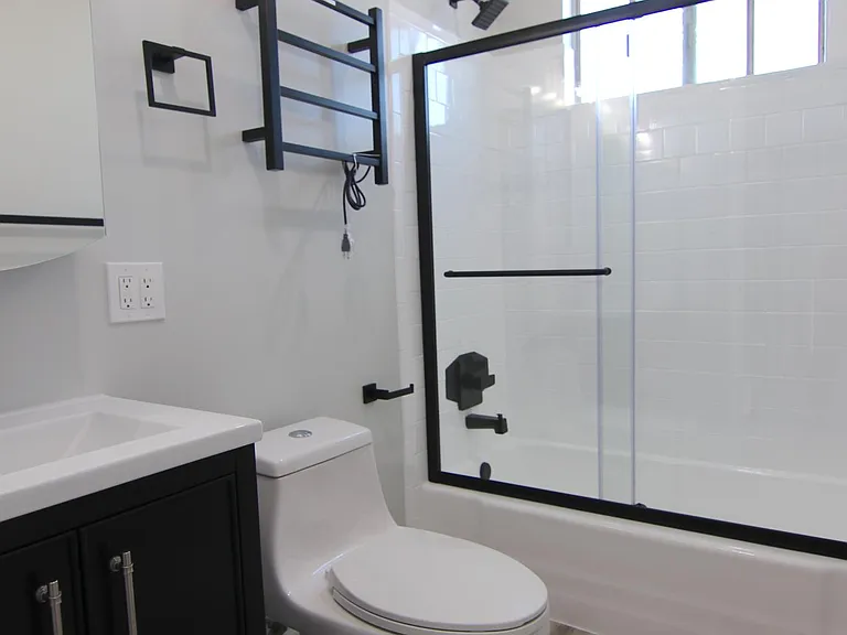 120 Roswell Ave #12 — Photo 63