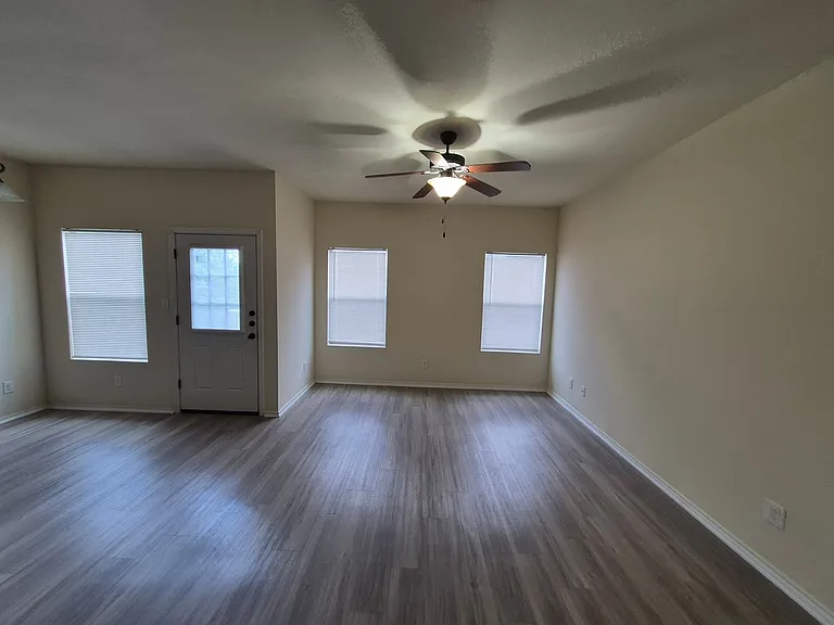 7208 Colina Way — Photo 4