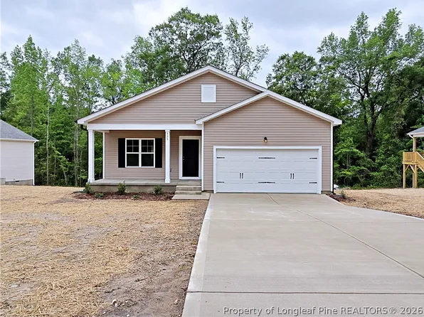 331 Appaloosa Dr, Spring Lake, NC 28390