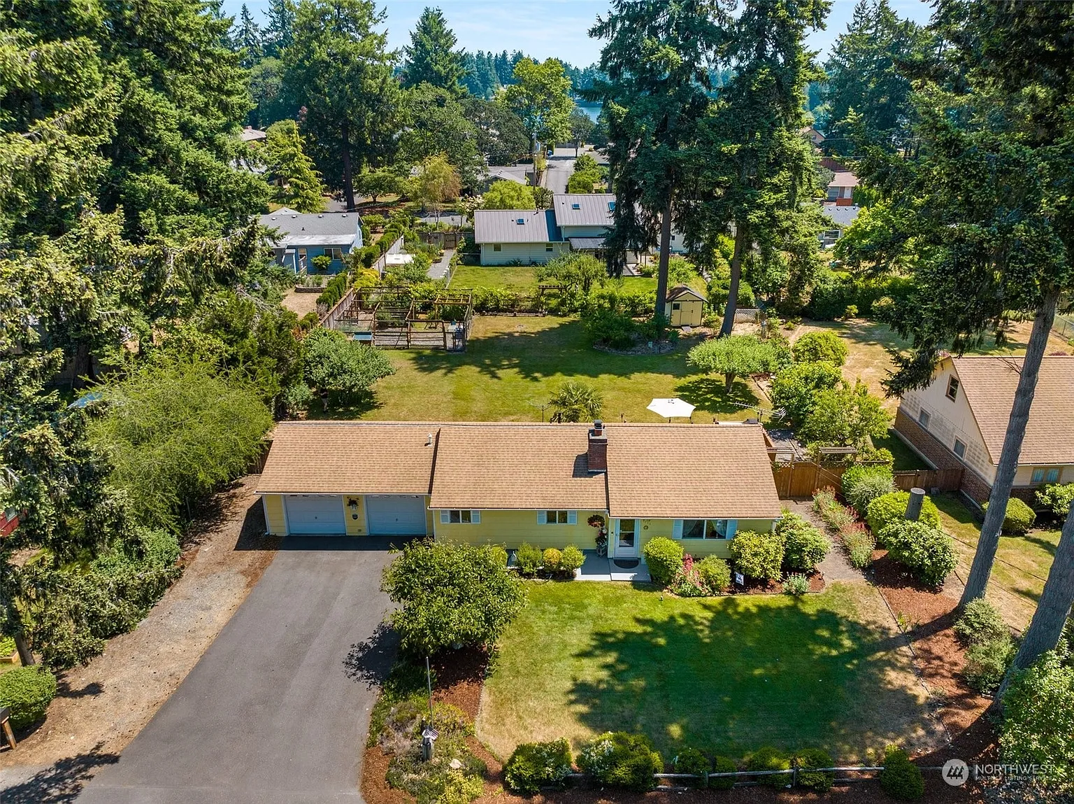 9711 Hipkins Road SW photo 1