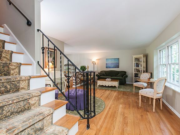 4th image of 14 Toth Ln
