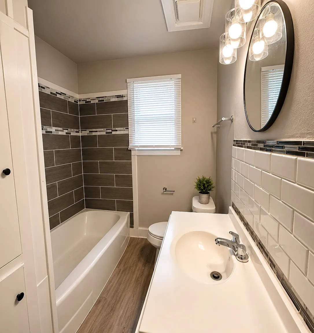 3535 Sumner St — Photo 3