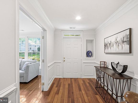 5th image of 8894 Ashgrove House Ln