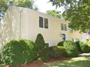 45 Gardenia Ln, Narragansett, RI 02882