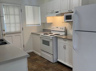503 1/2 Roe St, Steilacoom, WA 98388