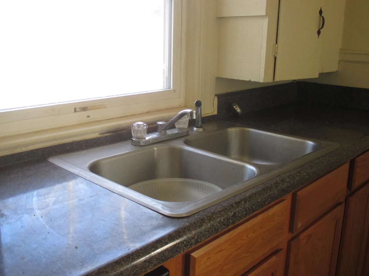 2 bed, 1100 sqft, $1,300 — Photo 3