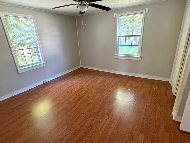 4204 Newton Dr NE — Photo 13