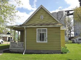 818 2nd St NE, Fessenden, ND 58438