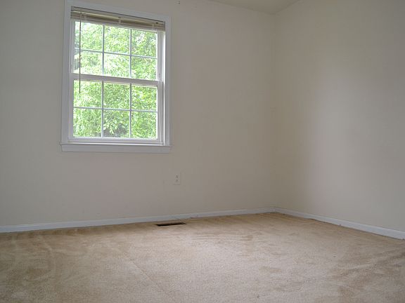 5th image of 14717 Saint Germain Dr