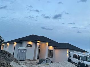 511 NE 1st Pl, Cape Coral, FL 33909