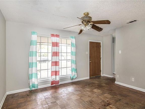 5th image of 402 W Vista Dr
