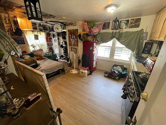 4th image of 547 Ralston St #4
