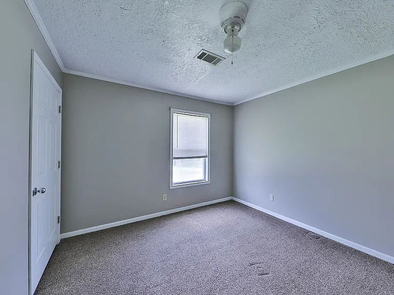 217 E St — Photo 9
