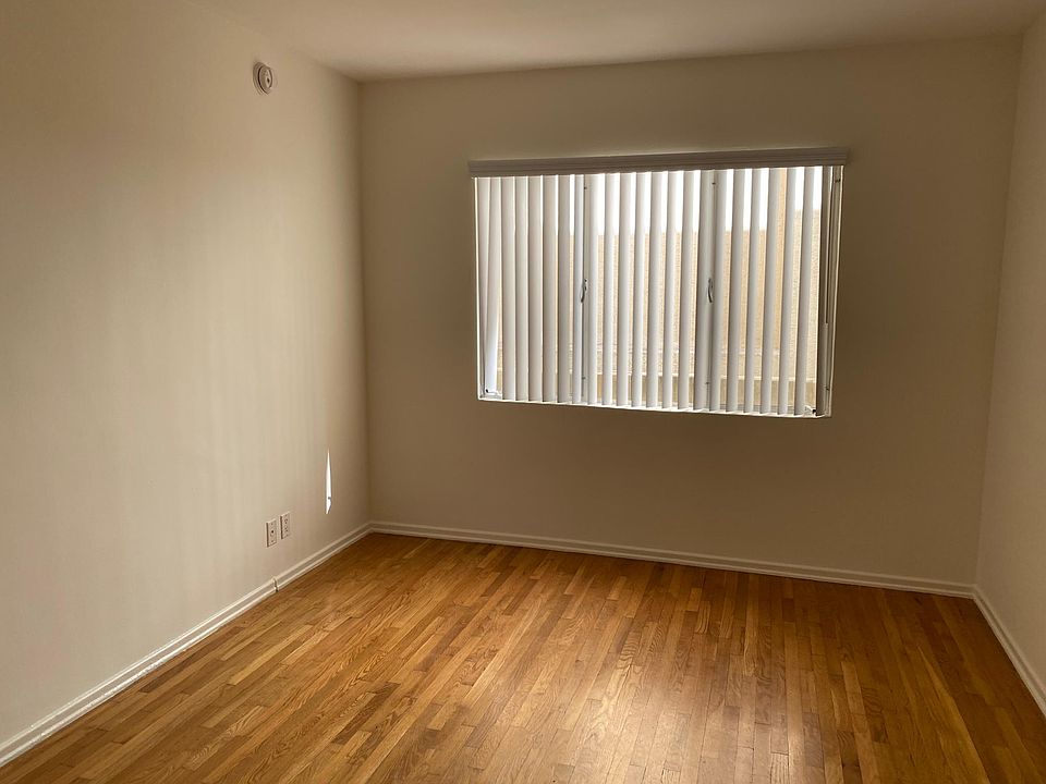 1st image of 1302 S Saltair Ave APT 7