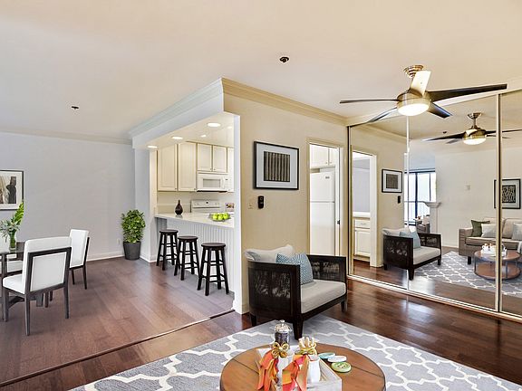 4th image of 315 Montana Ave APT 302