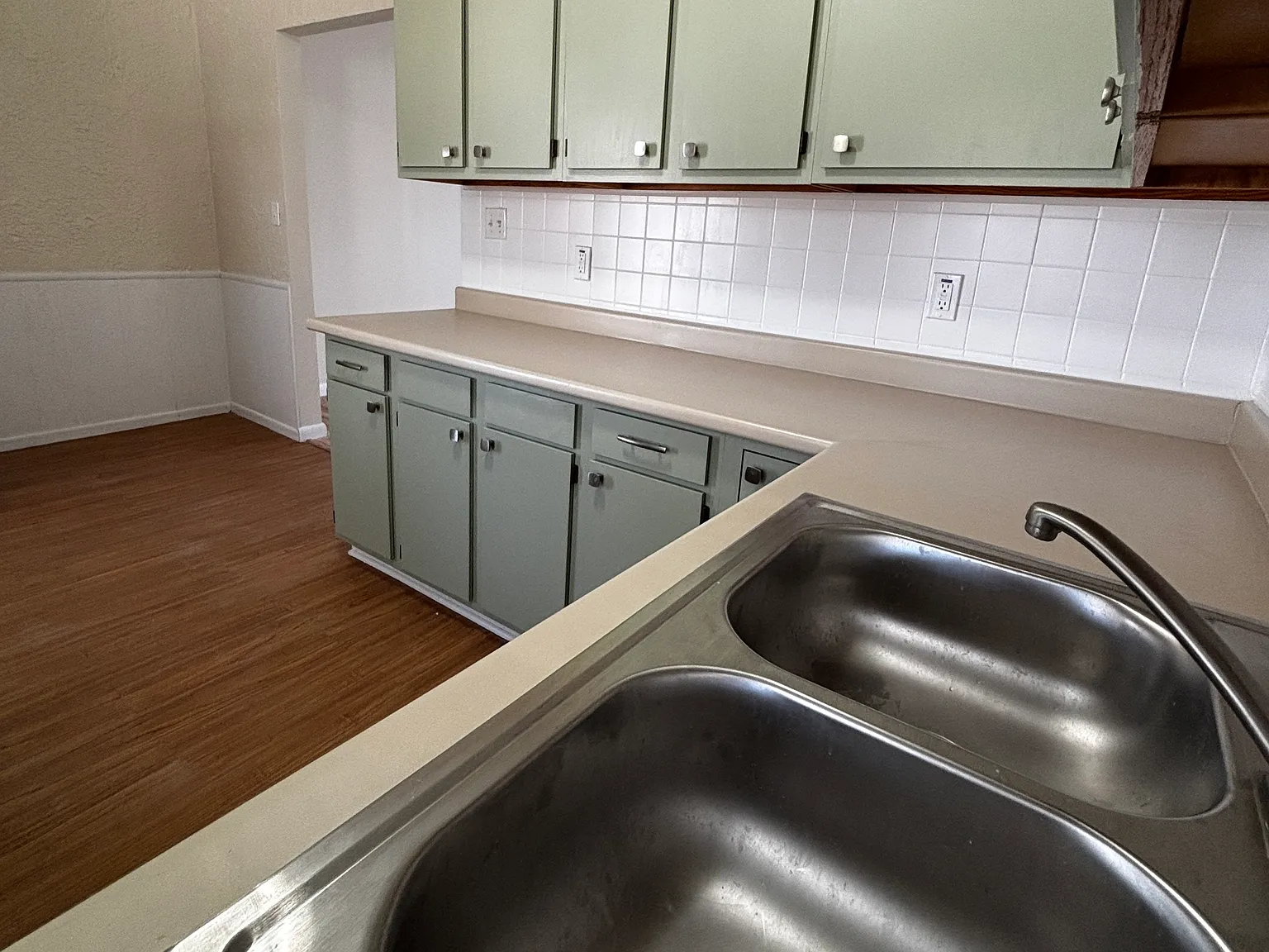 3 bed, 864 sqft, $1,600 — Photo 3