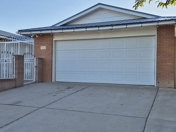 2nd image of 813 Cesars Palace Dr NW
