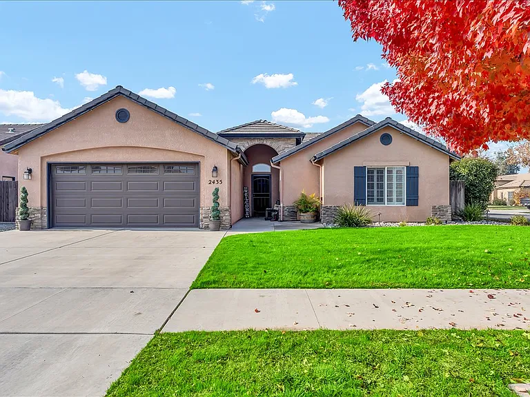 2435 N Crowe St — Photo 34