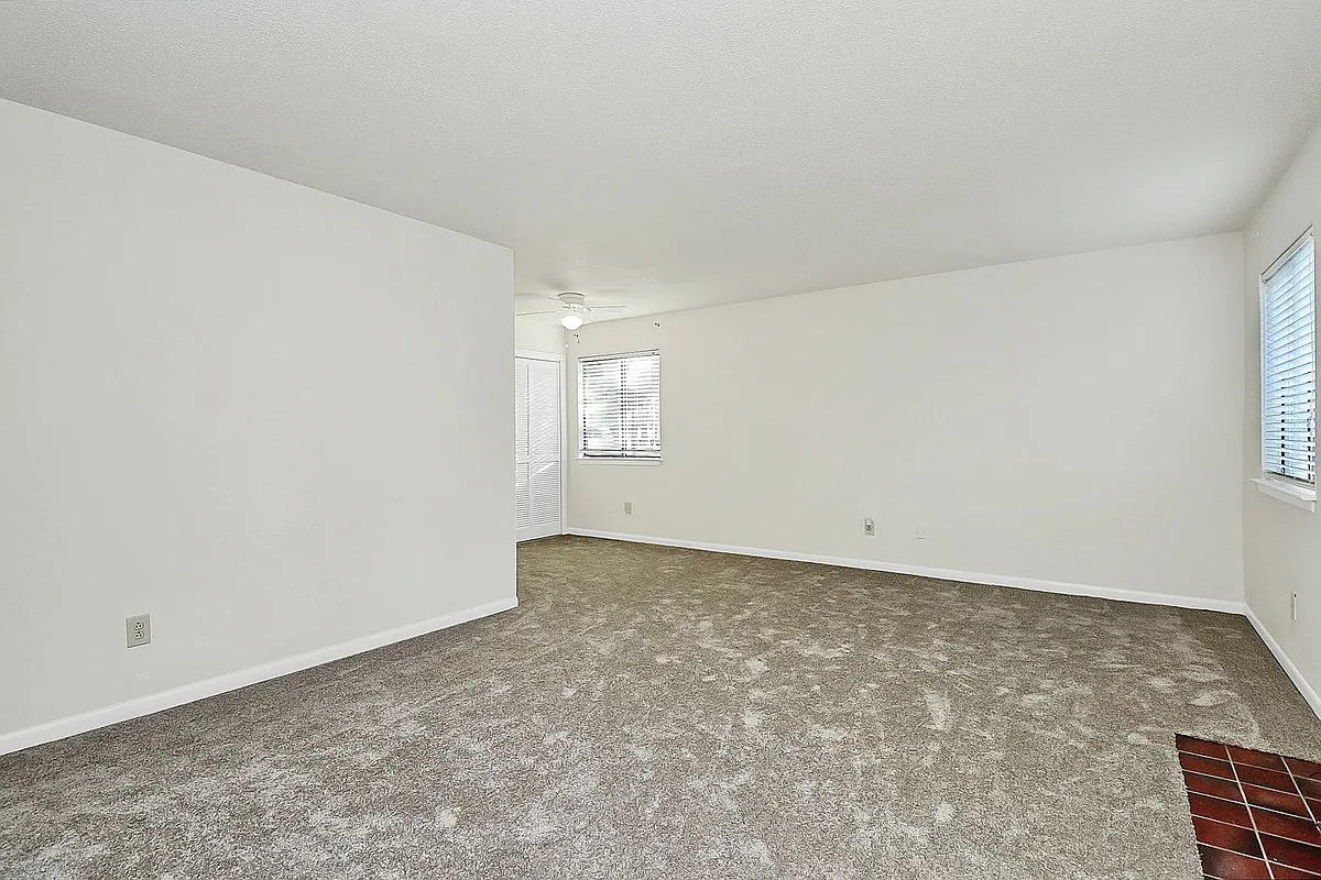 Building Photo - 6121B Heathstone Ln