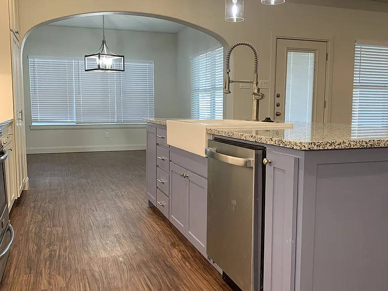 3240 Sandage Ave — Photo 17