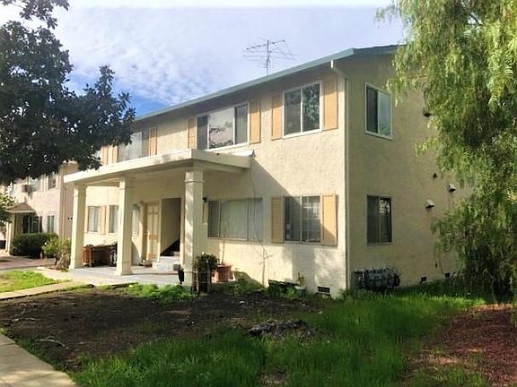 Another view of 1327 Calle Oriente