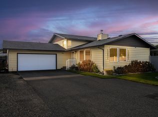 821 N 43rd Way, Pasco, WA 99301