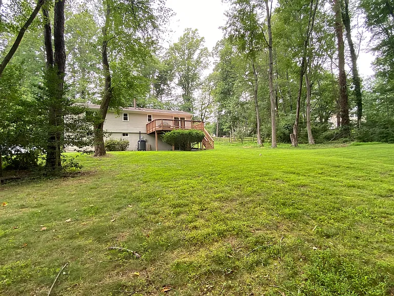 10806 Oldfield Dr — Photo 16