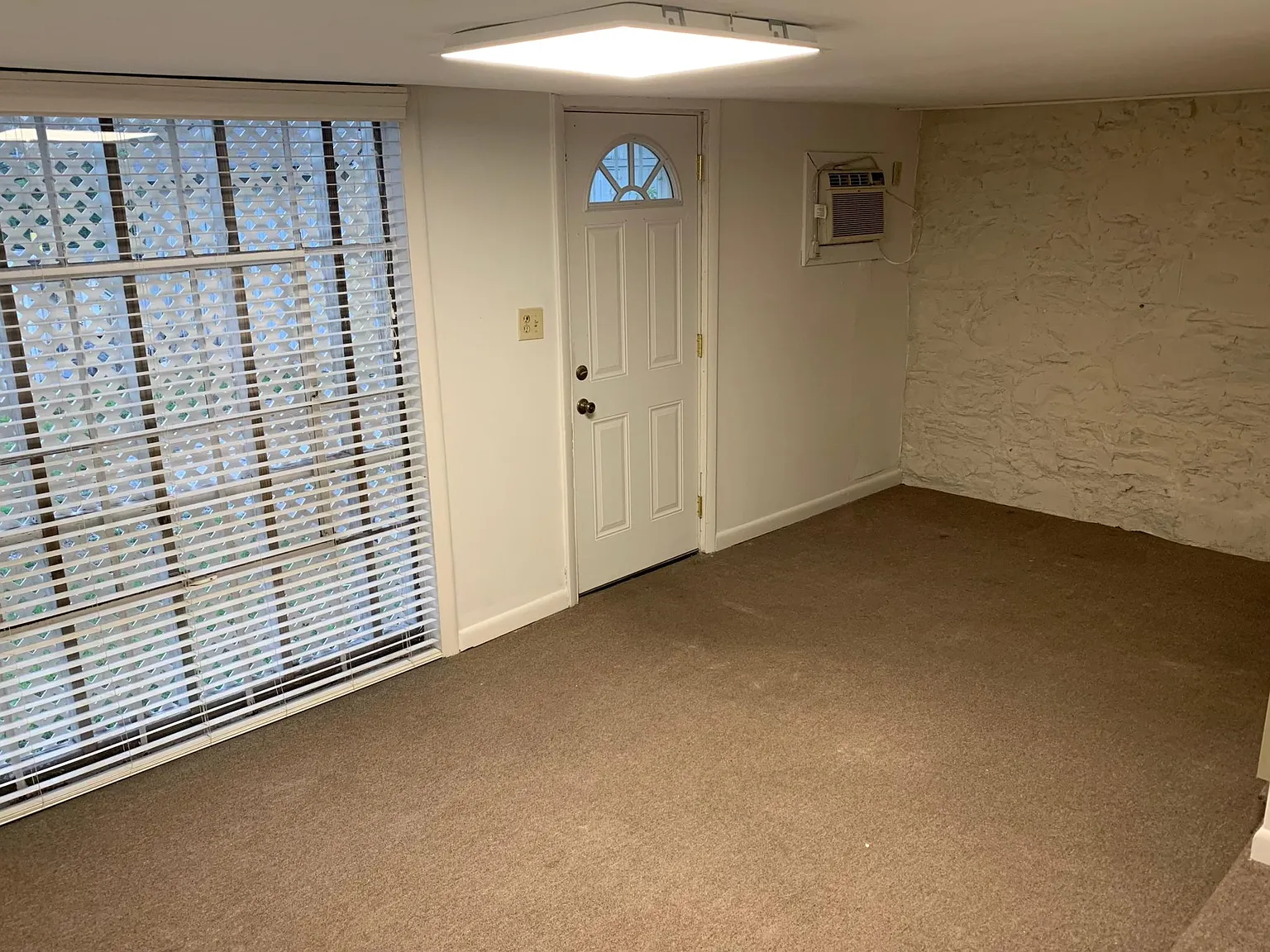 1 bed, 650 sqft, $850 — Photo 2