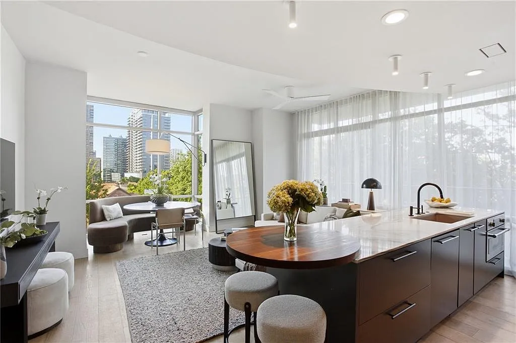 2 bed, 2.0 bath, 1285 sqft, $4,000 — Photo 3