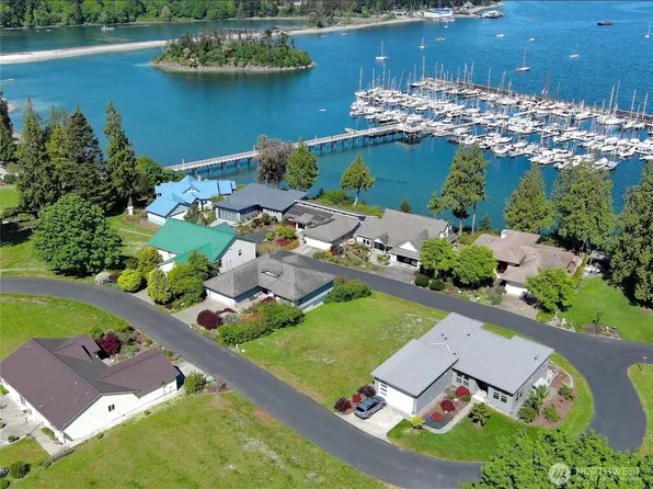 105 Port Townsend Bay Drive, Port Hadlock, WA 98339