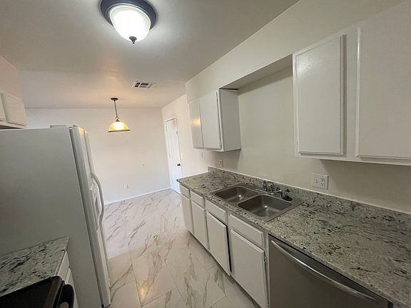 3rd image of 321 Belmont Dr