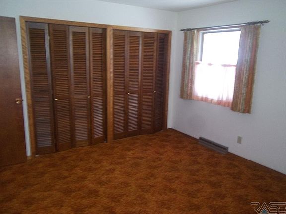 5th image of 1022 W Fairview Dr