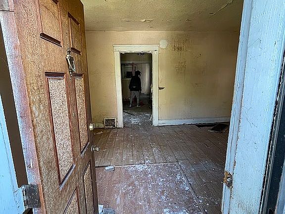 4th image of 5620 Kennerly Ave