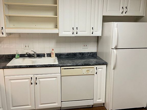 3rd image of 611 W Madison St #Aa9050867