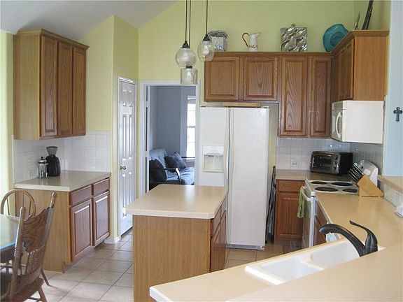 5th image of 965 Dogwood Ln