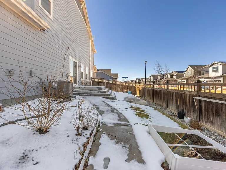 958 Colorado River Ave — Photo 27